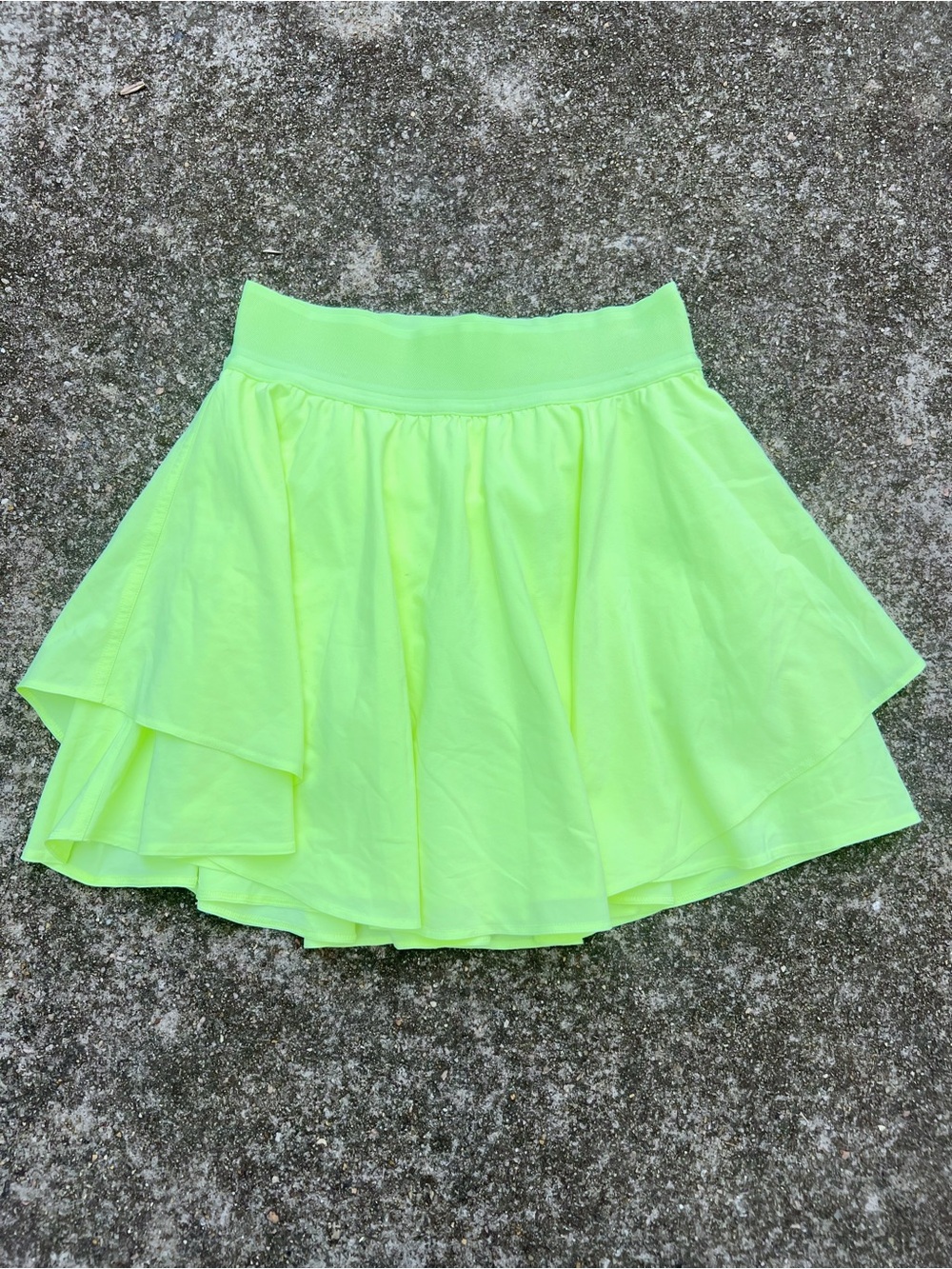 Lululemon Court Rival High Rise Skirt Electric Lemon Neon Yellow Green Size 2